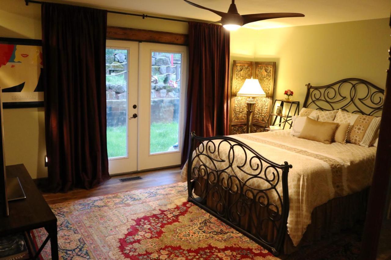 Happy Rock Bed & Breakfast Portland